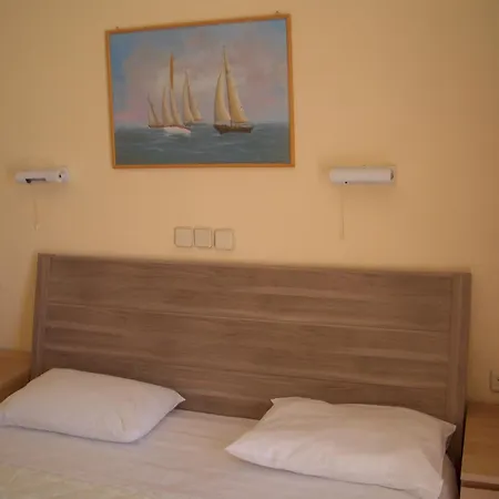 Hercules Sea Front Apartmán