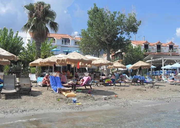 Hercules Sea Front דירה