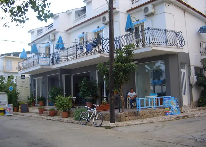 Hercules Sea Front דירה