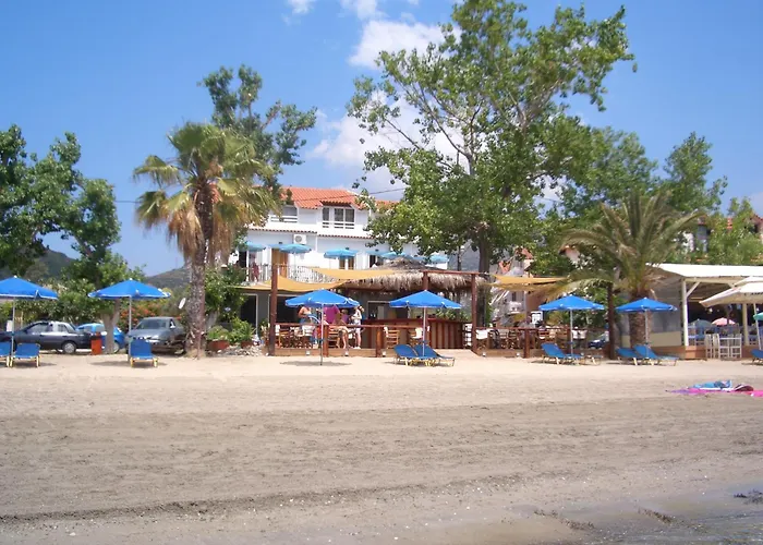 Hercules Sea Front דירה